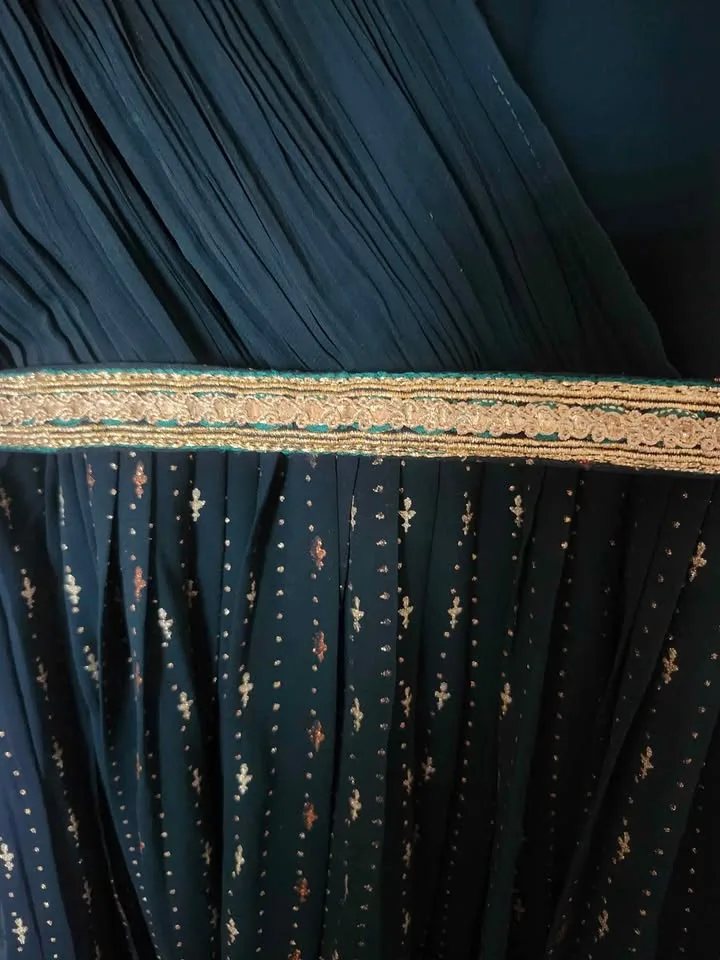 💚 Stunning Dark Green Embroidered Dress - Size 32 💚 image indicator(4)