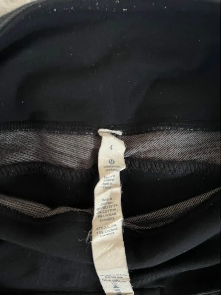 Size 4 Lululemon leggings image indicator(5)