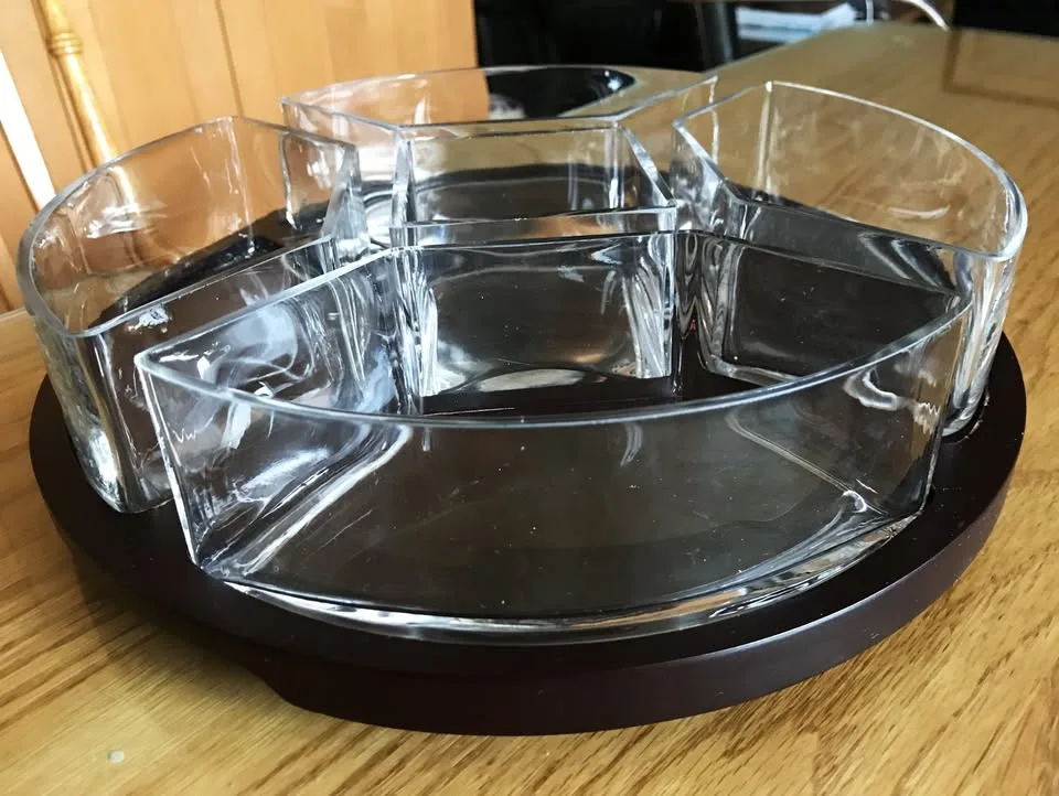 Lazy Susan Tray with Separate Glass Dishes image indicator(3)