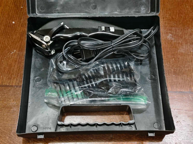 Wahl Hair Clippers - Perfect working condition