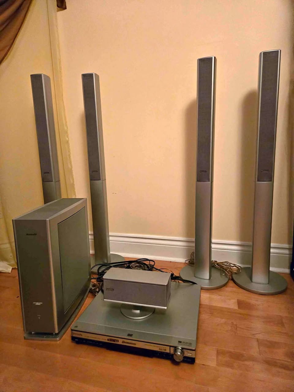 Panasonic Home Theater System (5 Discs)