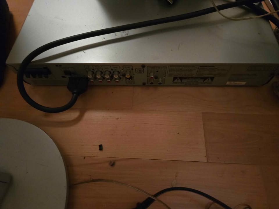 Panasonic Home Theater System (5 Discs) - photo 4