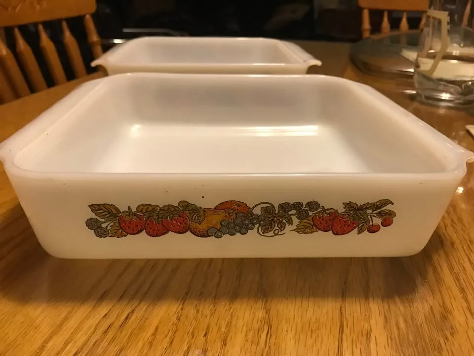 Casserole Dish by Fire King Milk Glass - Vintage image indicator(2)
