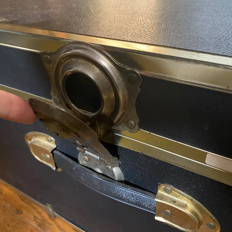 Vintage Steamer Trunk image indicator(4)