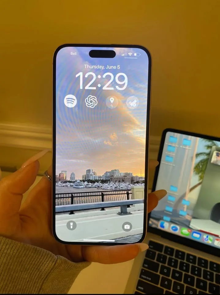 iPhone 15 Plus Pink image indicator(2)