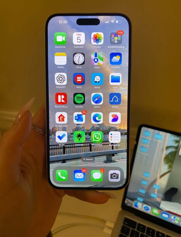 iPhone 15 Plus Pink image indicator(3)