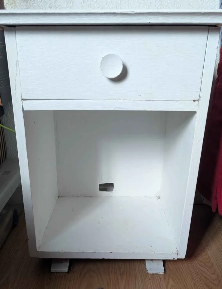 White wooden Bedside Table image indicator(2)