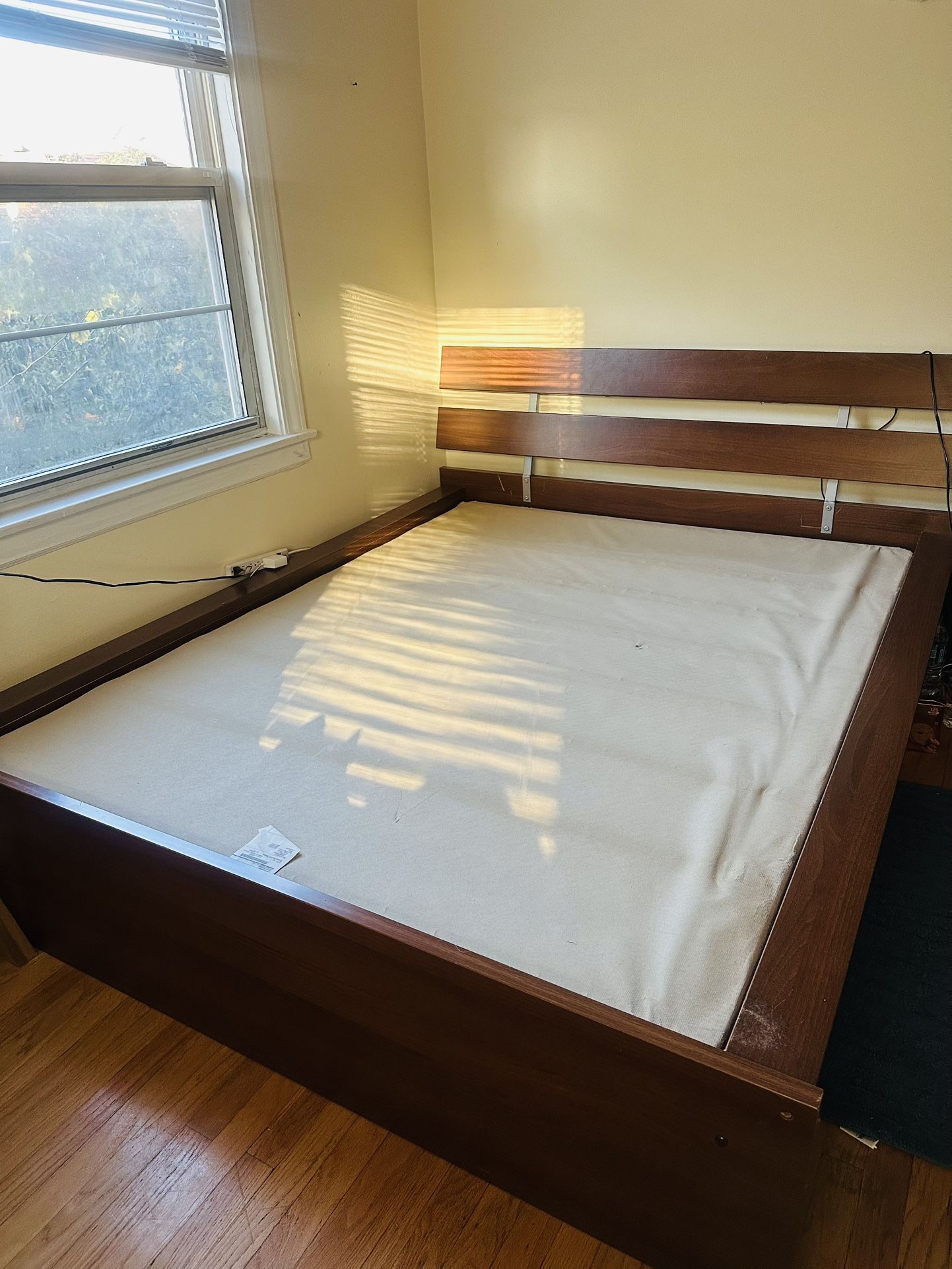 Wooden Bed Frame with Mattress – Complete Queen Set