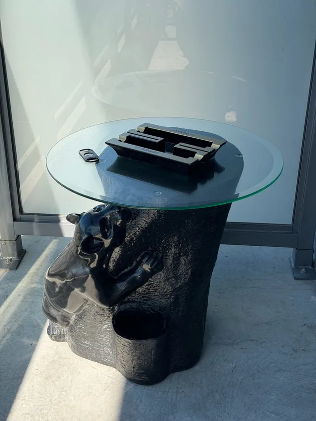 coffee table outdoor/indoor