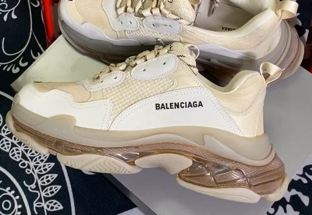 Balenciaga Triple S ( Beige )