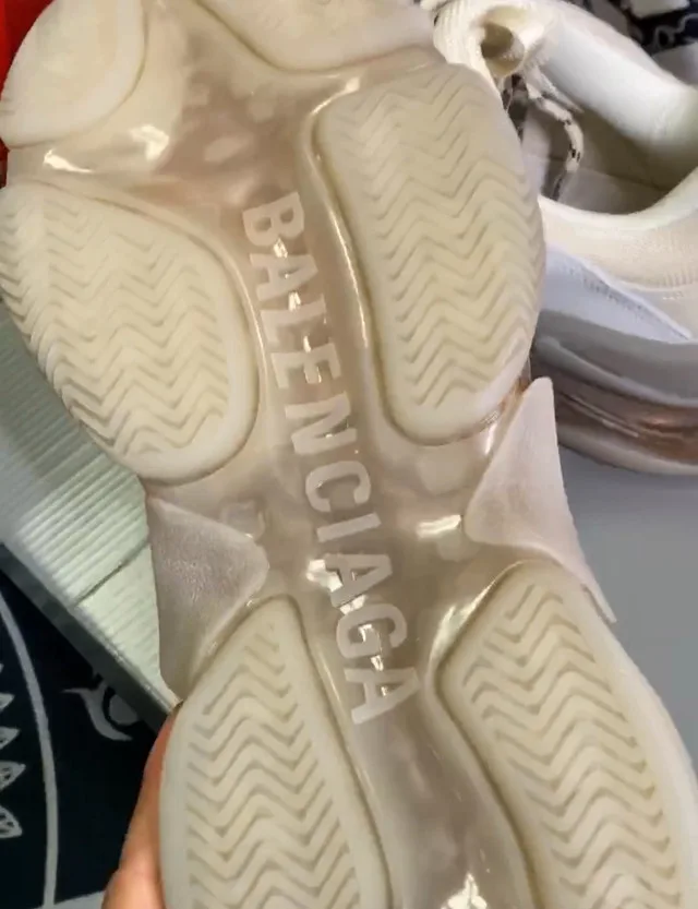 Balenciaga Triple S ( Beige ) image indicator(4)
