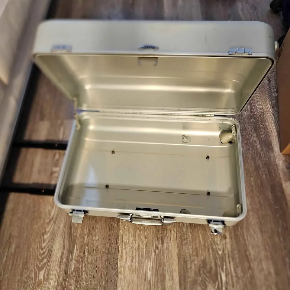 Hard Case Carry On with Wheels thumbnail