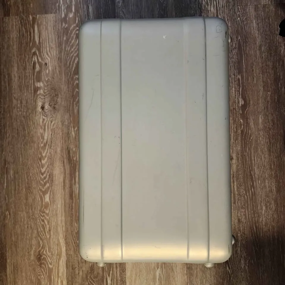 Hard Case Carry On with Wheels image indicator(5)