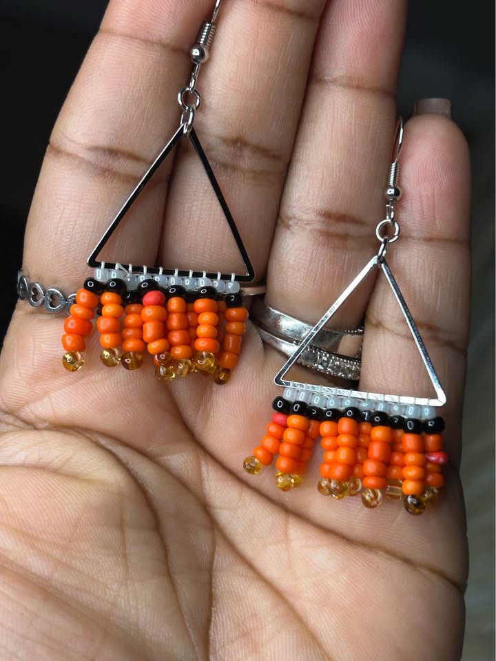 Halloween fringe earring - photo 5