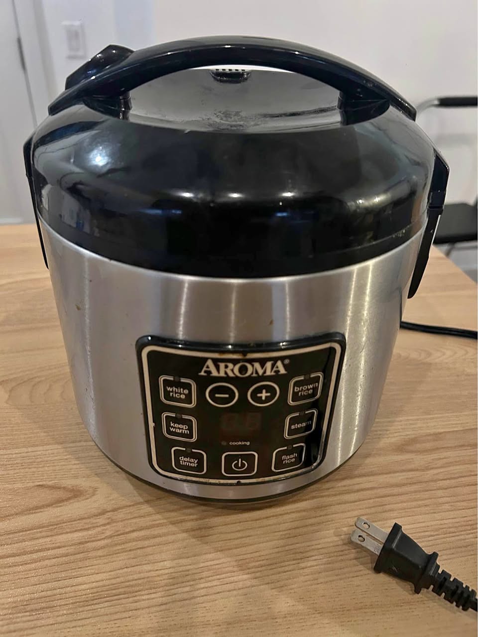 Rice Cooker - MUST GO BY 10/31