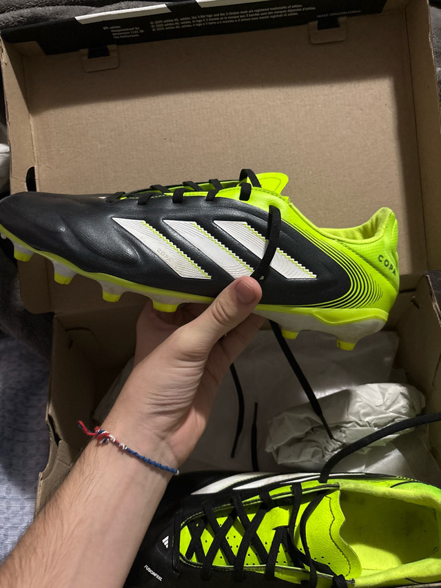 Soccer cleats