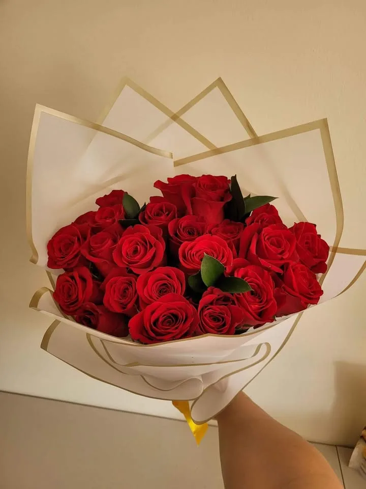 Rose Bouquet Flowers image indicator(3)