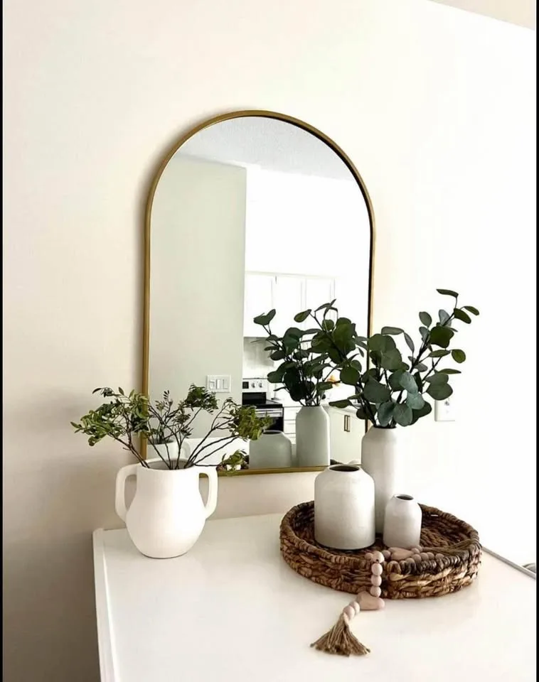 Gold Arch Metal Vanity Mirror image indicator(2)