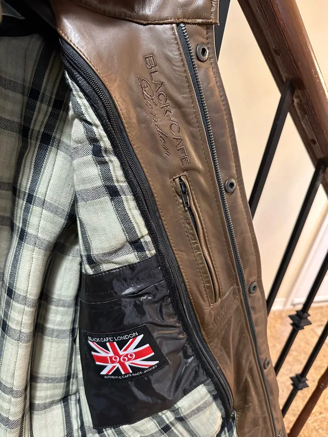 Men’s Leather Jacket image indicator(3)