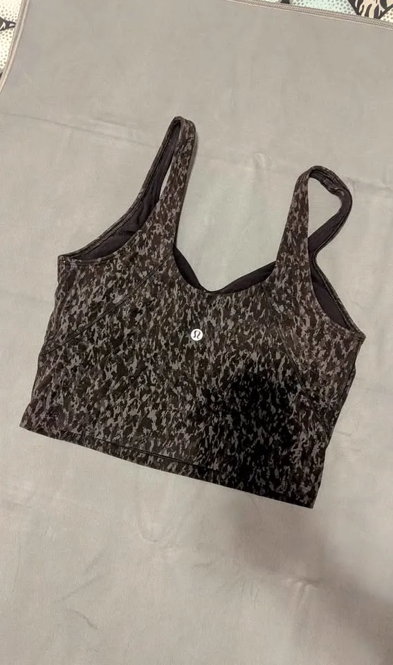 Lululemon Workout Top image indicator(2)