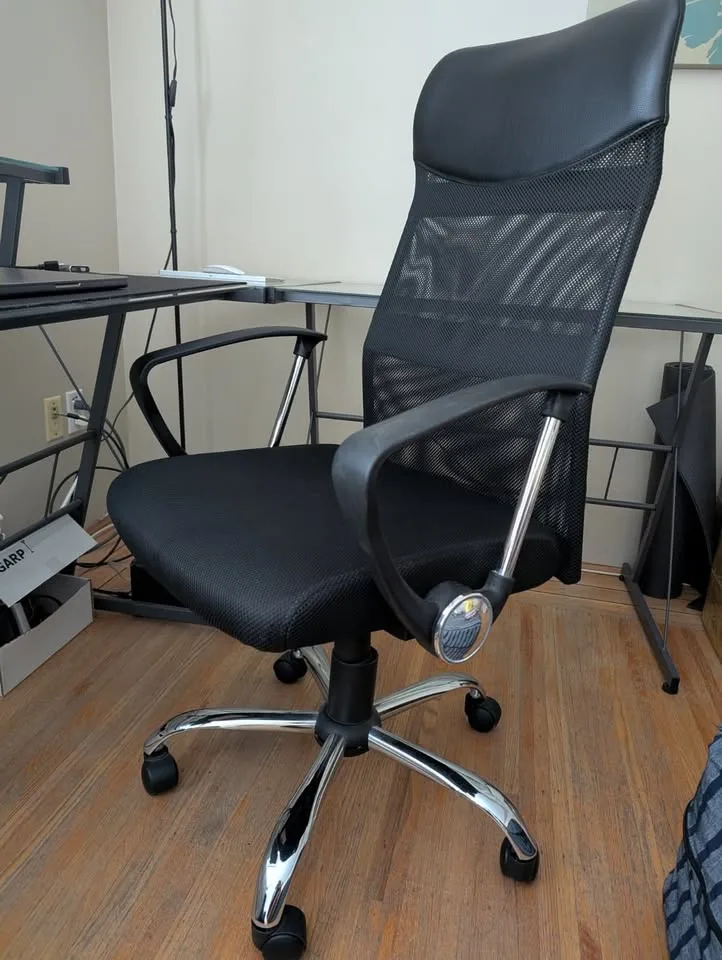 Office chairs image indicator(3)