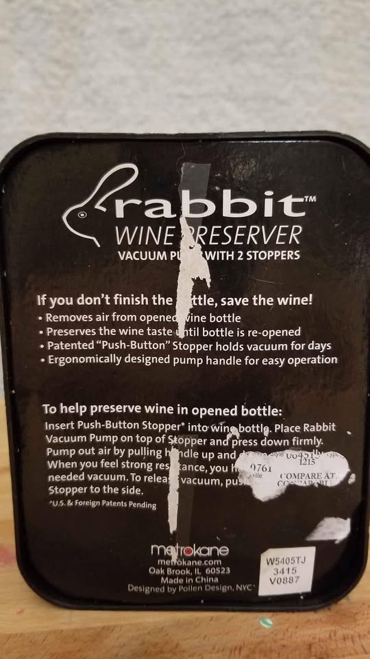 Rabbit Wine Preserver vacuum sealer - photo 2