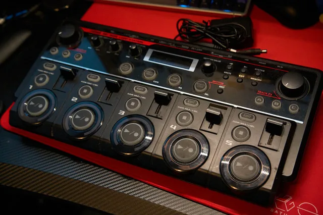 BOSS RC-505 LOOPSTATION MK1 image indicator(2)