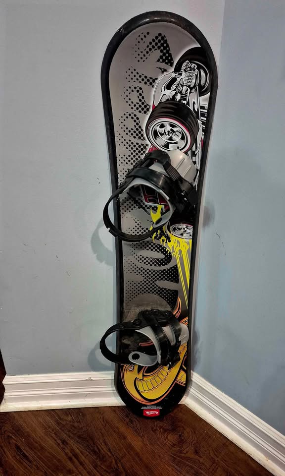 Hot Wheel Snowboard With Binding - photo 5