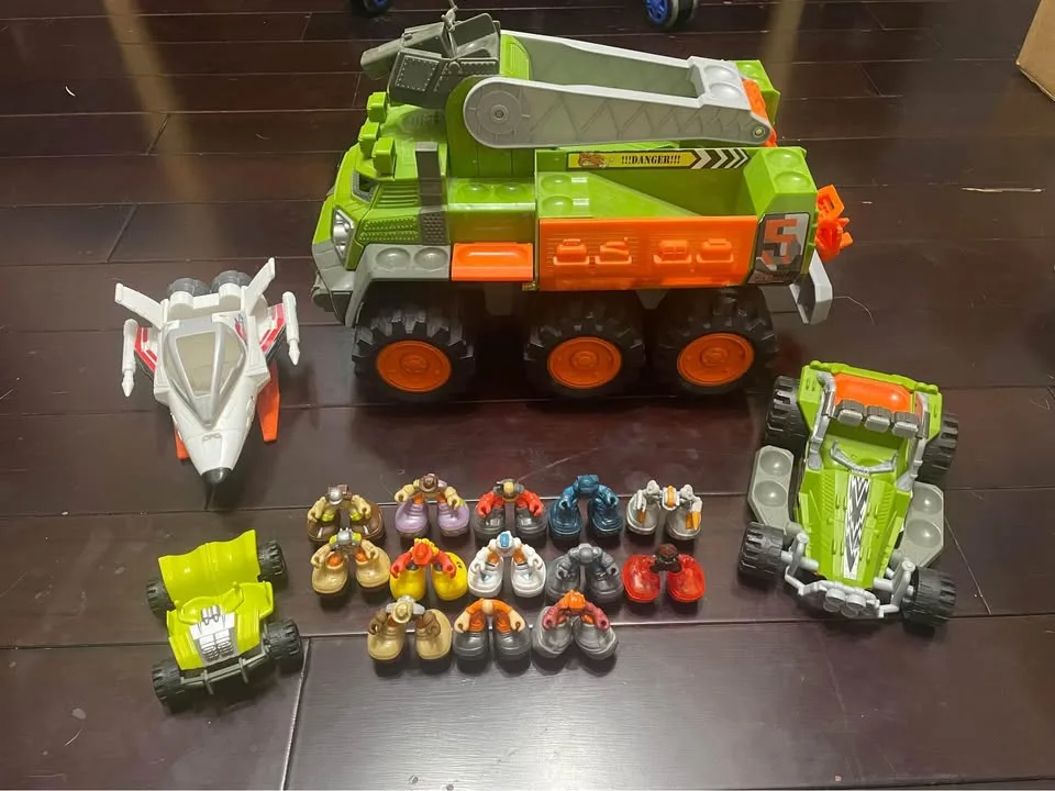 Set of Big-Boots toys