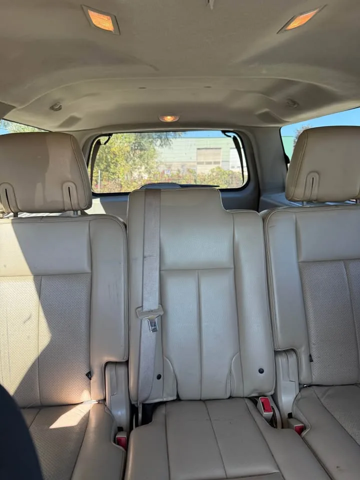 2010 Ford Expedition image indicator(10)