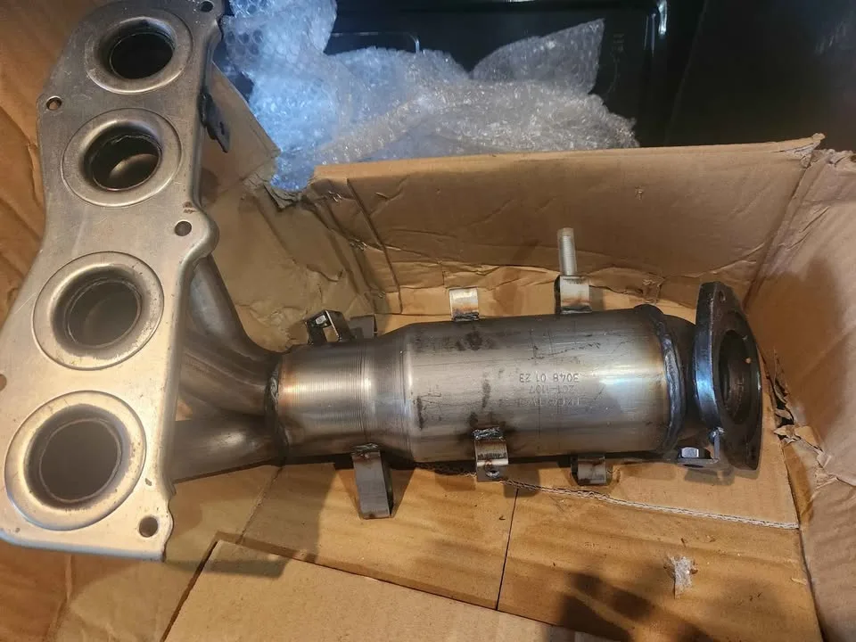 2002-2006 Toyota Camry Converter Part #201-1107 image indicator(5)