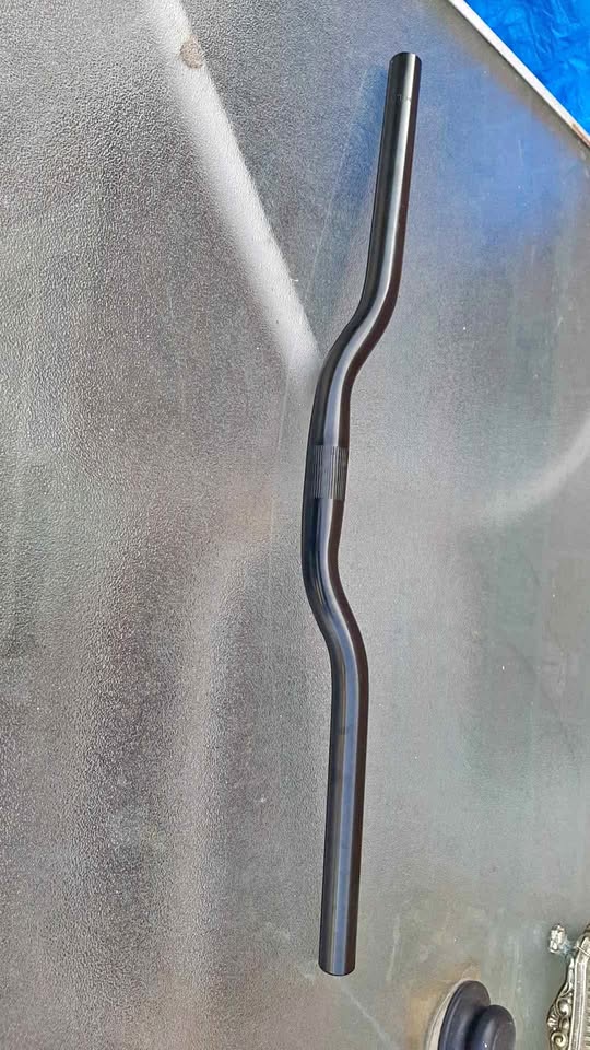 New NOS 580mm black steel handlebars for fixed bike