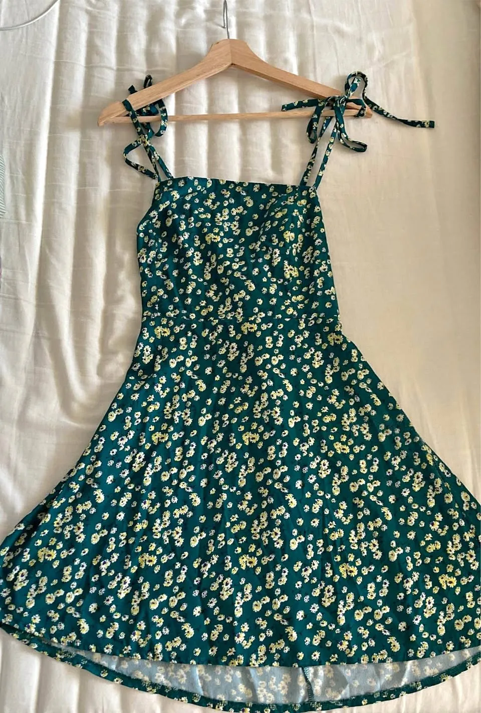 green mini dress thumbnail