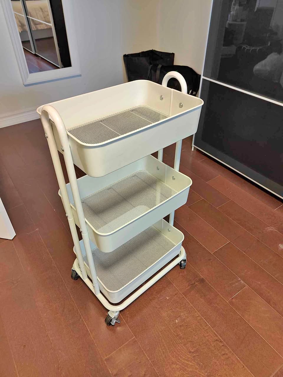 Rolling cart