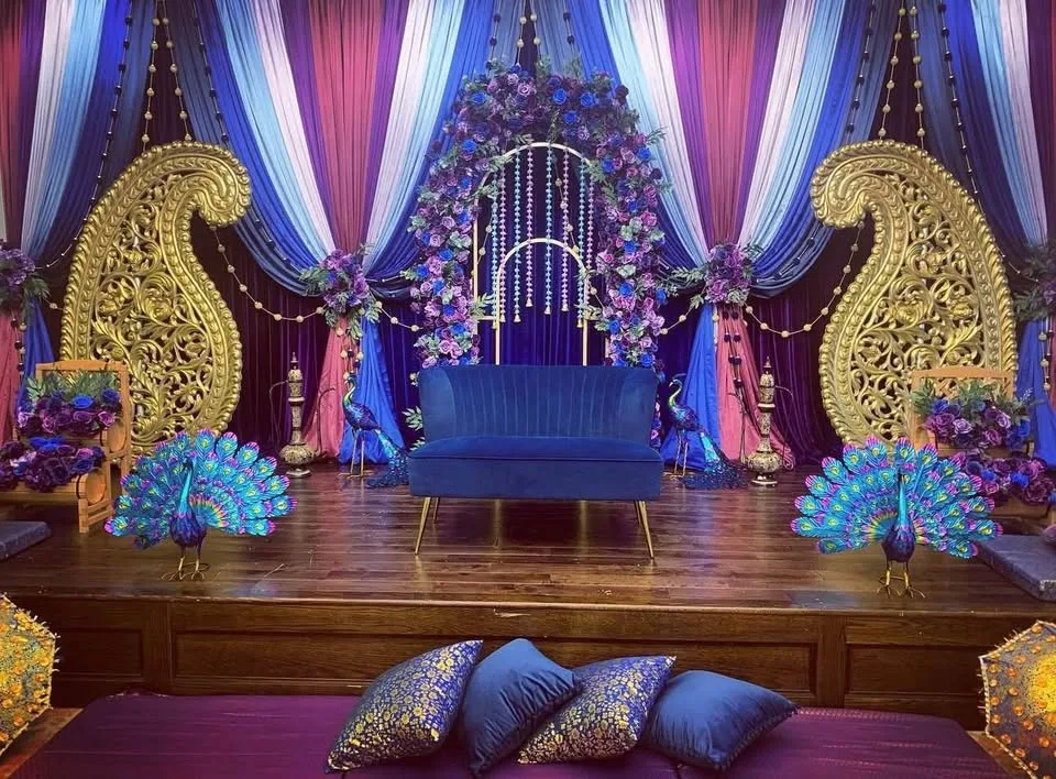 BLUE & GREEN LOVESEATS FOR RENT! Weddings, Pre-Events, Sangeets image indicator(2)