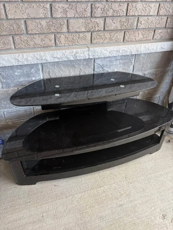 TV STAND - GLASS TOP image indicator(3)