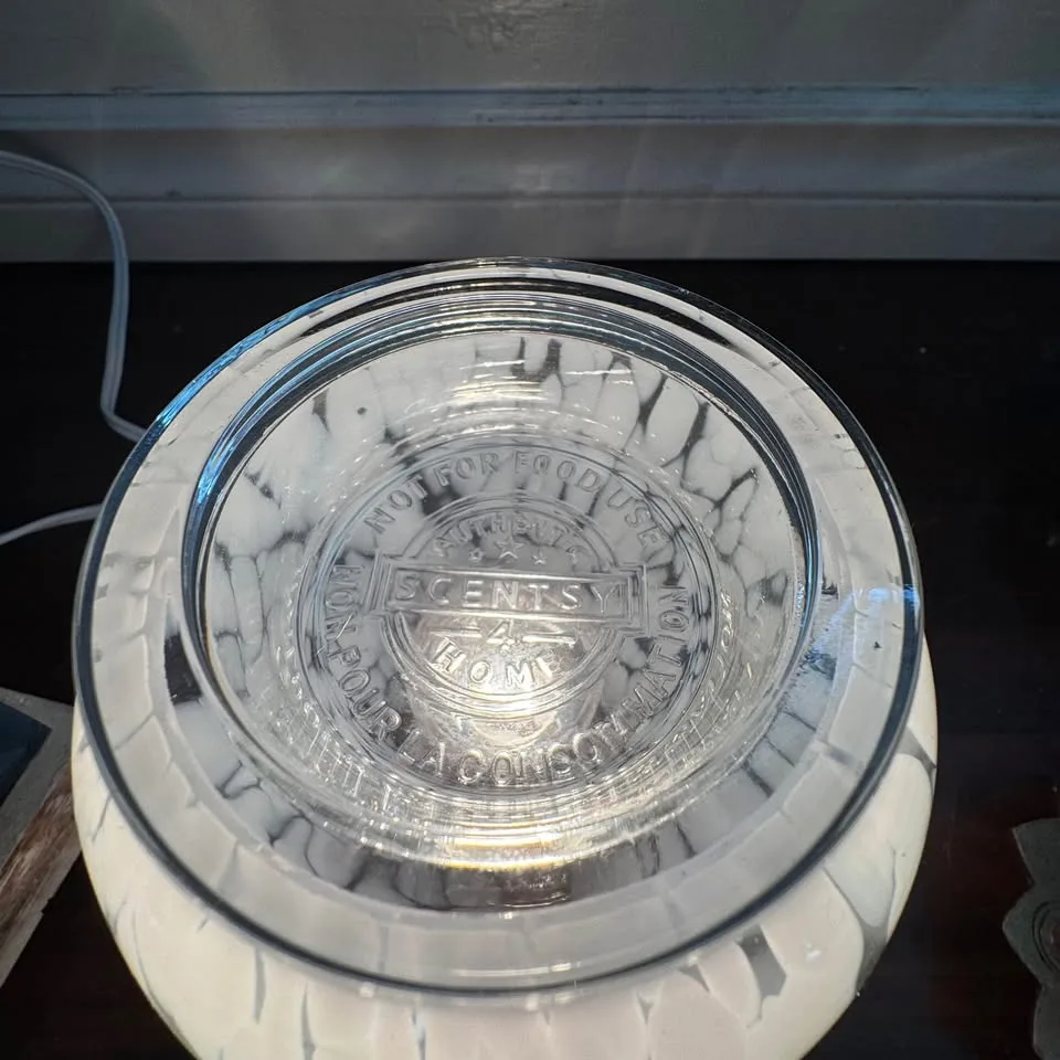 Scentsy In The Clouds Wax Warmer image indicator(6)