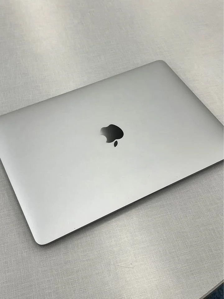 💻 MacBook Air 13” (2020) — i7 | 16GB RAM | 512GB SSD image indicator(2)