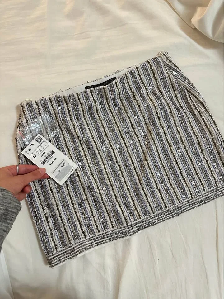 Zara NWT Sequins Skirt image indicator(4)