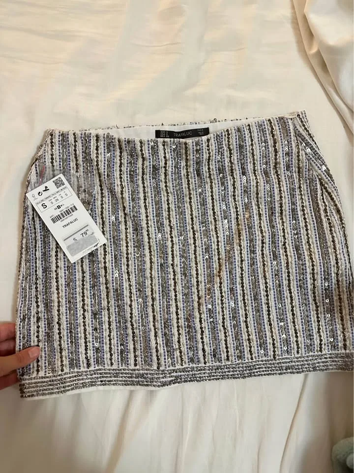 Zara NWT Sequins Skirt image indicator(5)
