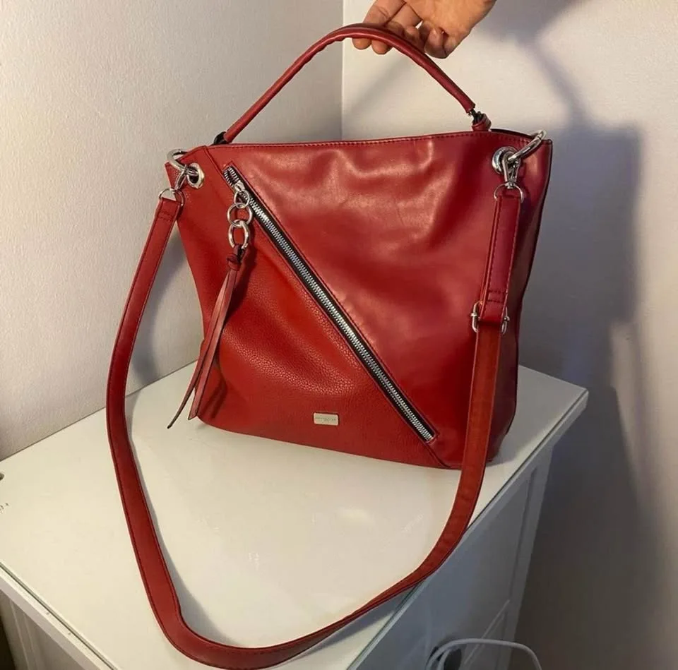 Red Faux Leather Shoulder Bag image indicator(5)