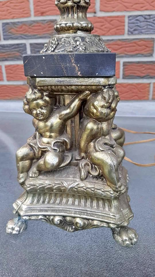 Vintage Brass and Marble, wingless cherubs tablw lamp