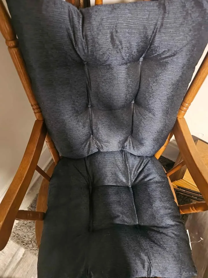 Rocking Chair with chair cushions image indicator(2)