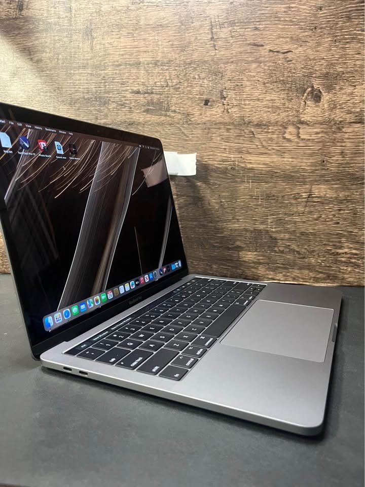 MacBook Pro 13” 3.5GHz i7 16GB 1TB - photo 2