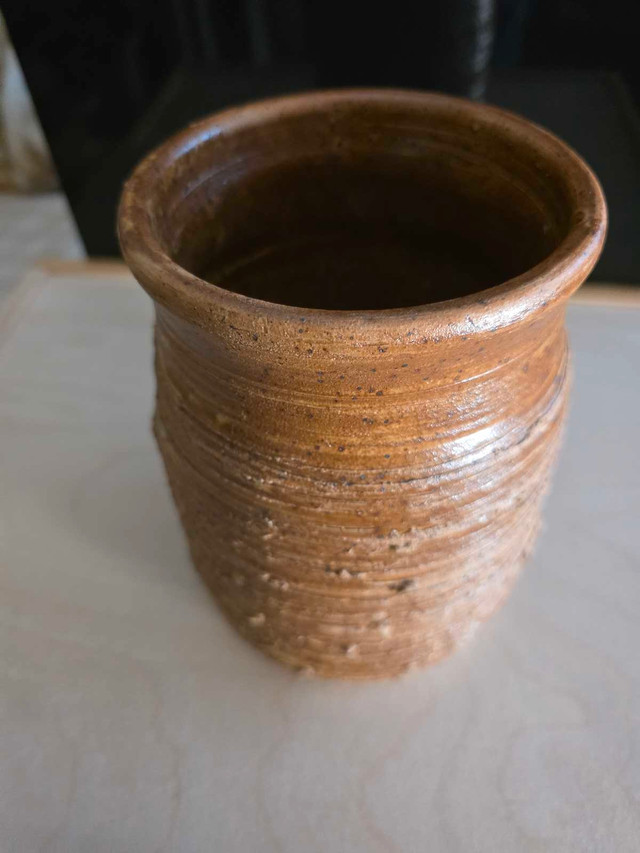 handcrafted pottery made special to hold utensils - photo 2