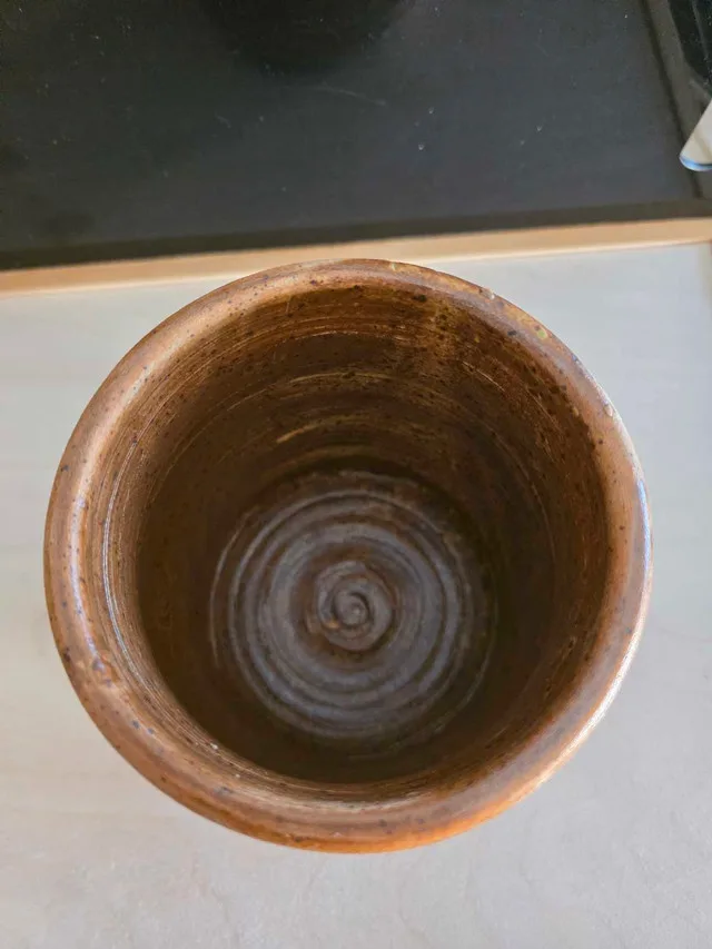 handcrafted pottery made special to hold utensils image indicator(4)