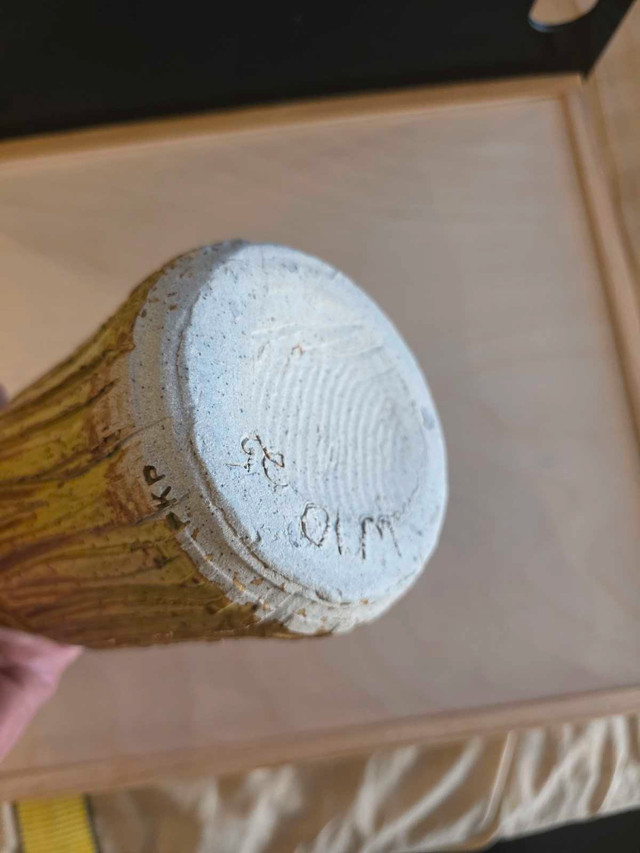 Handcrafted pottery perfect for utensils - photo 4