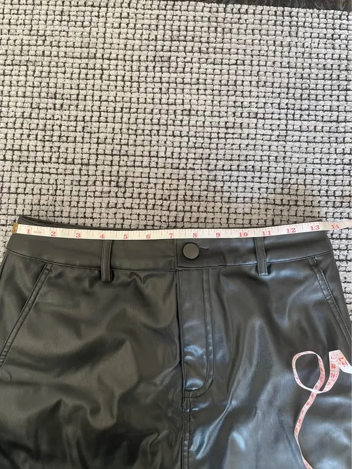 Fake leather skirt(s) image indicator(3)