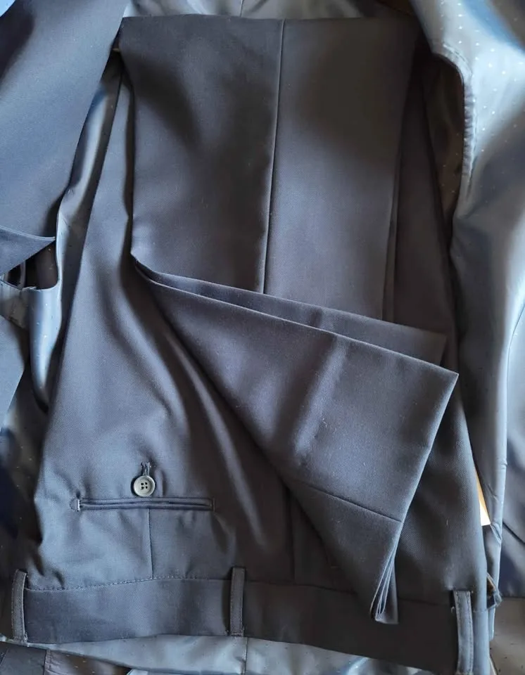 London Fog Boys 18T 3-Piece Suit - Worn Once! image indicator(4)