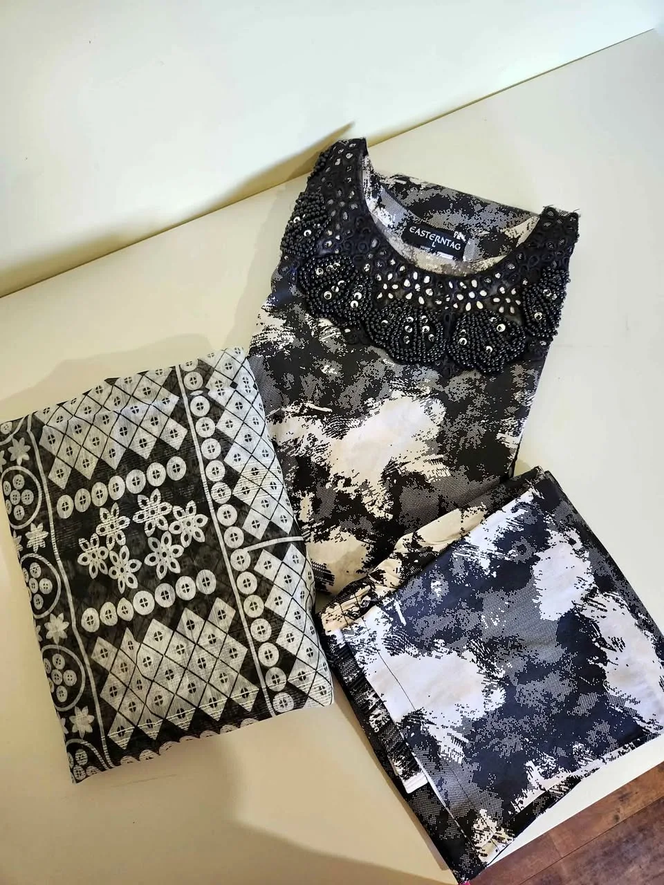 Beautiful 3 pcs suit